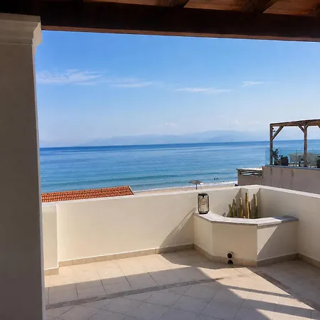 Acharavi, Next To The Βίλα Αχαράβη