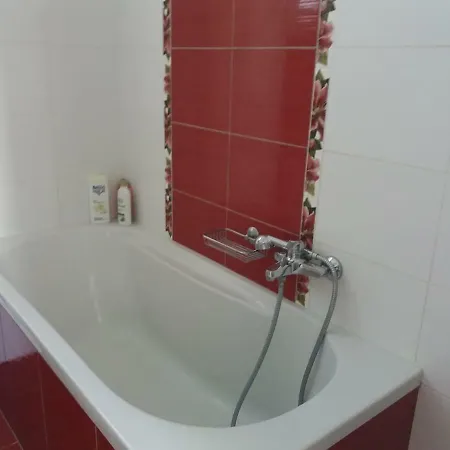 فيلة Acharavi, Next To The *