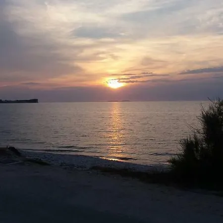 Acharavi, Next To The וילה